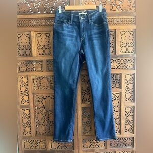 Levis Classic Straight Jeans Size 6 Dark Blue Color